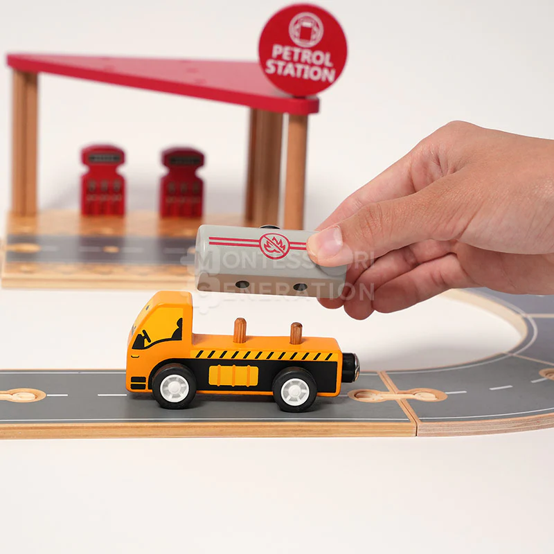 Montessori Petrol Station - Image 5